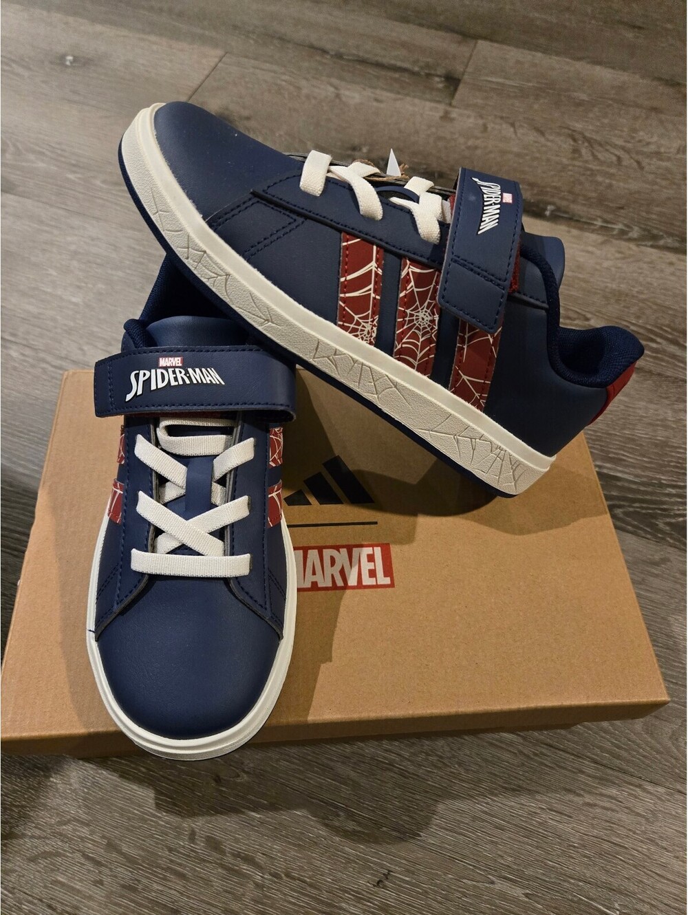 adidas Marvel Spider-Man Grand Court Kids Size 2 School Shoes JS2343 NIB